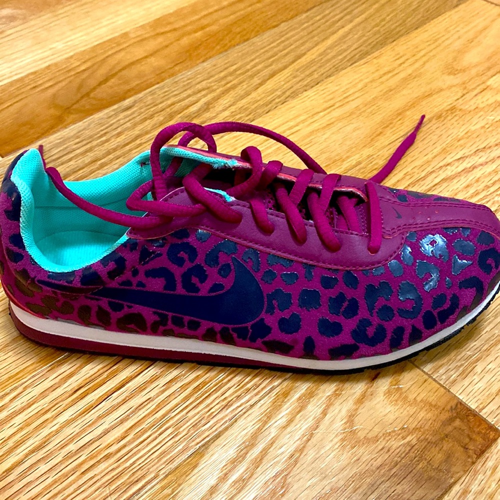 Nike Women’s Sneakers Size 6